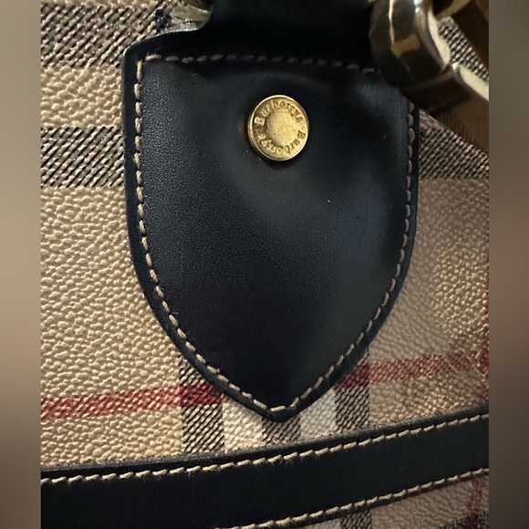 Burberrys Haymarket Check Travel Bag W Strap EUC! - Picture 7 of 16